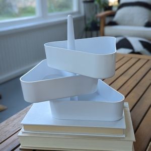 Stackable storage containers